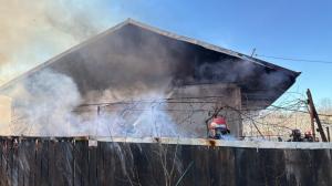UPDATE Incendiu în localitatea Somova, județul Tulcea! O femeie a avut nevoie de ajutorul cadrelor medicale (GALERIE FOTO+VIDEO)  