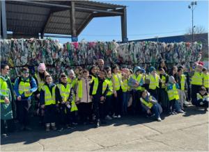 Reciclarea începe cu educația! Elevii Școlii “Mihail Koiciu”, în vizită la stația de sortare Polaris M Holding