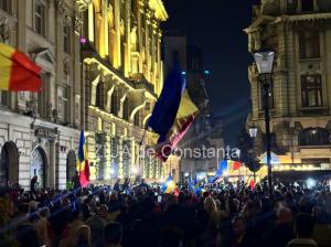 Reacție violentă în fața BEC după invalidarea candidaturii lui Călin Georgescu (FOTO+VIDEO) 