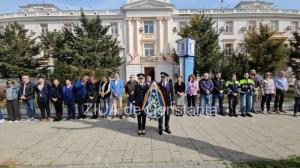 Fostul polițist decedat la doar 53 de ani, condus pe ultimul drum! Cortegiul funerar face o oprire în fața sediului IPJ Constanța (GALERIE FOTO+VIDEO)     