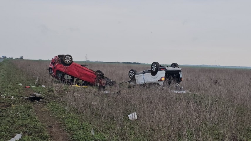 Accident grav pe DN22 in zona localitatii Oituz, judetul Constanta! Doua masini s-au rasturnat (GALERIE FOTO+VIDEO) 