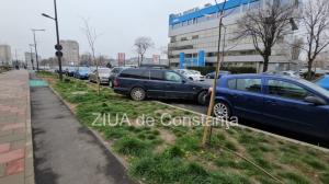 Ce soluție a găsit un șofer pentru a ocupa un loc de parcare în zona ICIL din Constanța (GALERIE FOTO+VIDEO)
