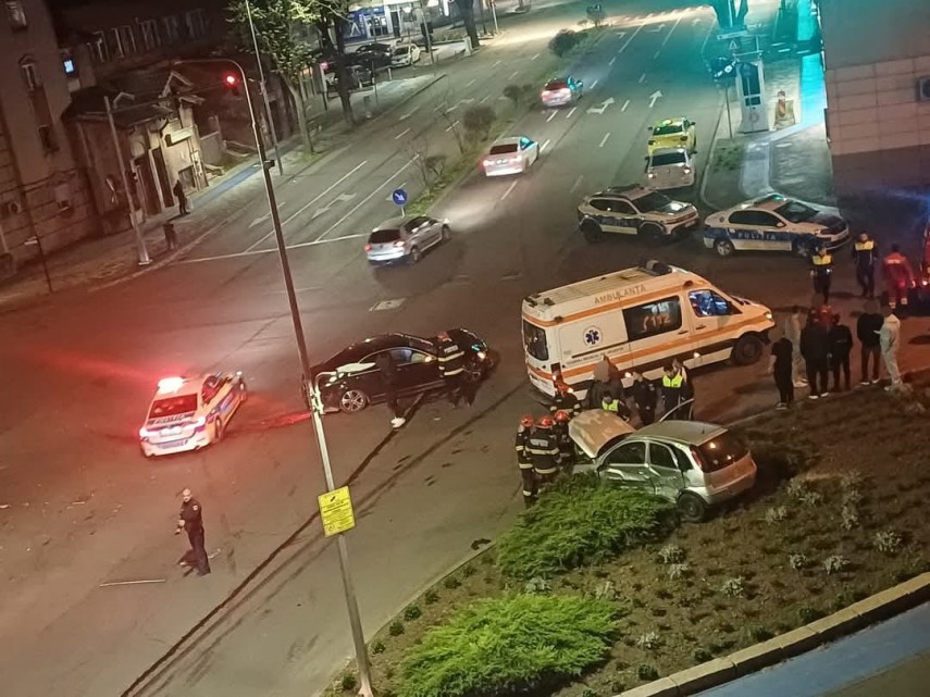 accident rutier noaptea trecuta in zona capitol din constanta la intersectia bulevardului mamaia cu strada