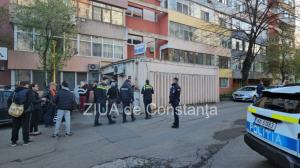 UPDATE Alertă la Constanța! Angajata unui magazin, amenințată cu pistolul de două persoane cu cagulă pe față! Suspecții au sustras o sumă de bani din magazin(GALERIE FOTO+VIDEO)        