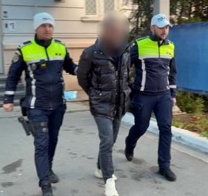 Știri Constanța   Bărbat reținut pentru că a condus băut, a depășit viteza legală și a distrus un geam în sediul Poliției (VIDEO) 
