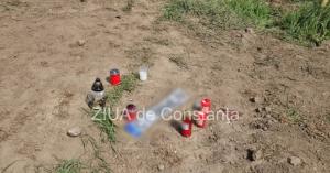 Știri Constanța Candele pe drumul dintre Lumina și Năvodari, după accidentul mortal. Doi oameni și-au pierdut viața mult prea devreme (FOTO+VIDEO)  