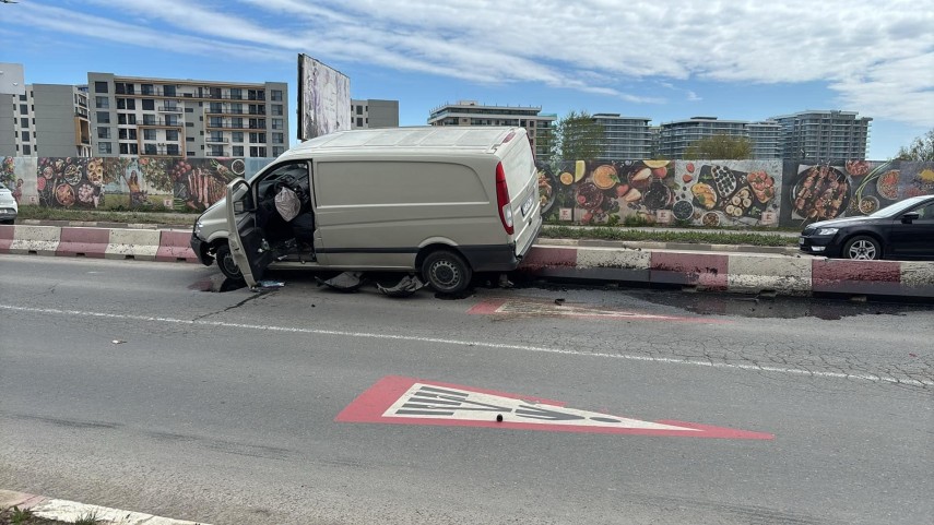 FOTO+VIDEO. Știri Constanta azi: Accident rutier cu trei autoturisme in zona Hanului cu Peste. Un barbat a ajuns la spital 