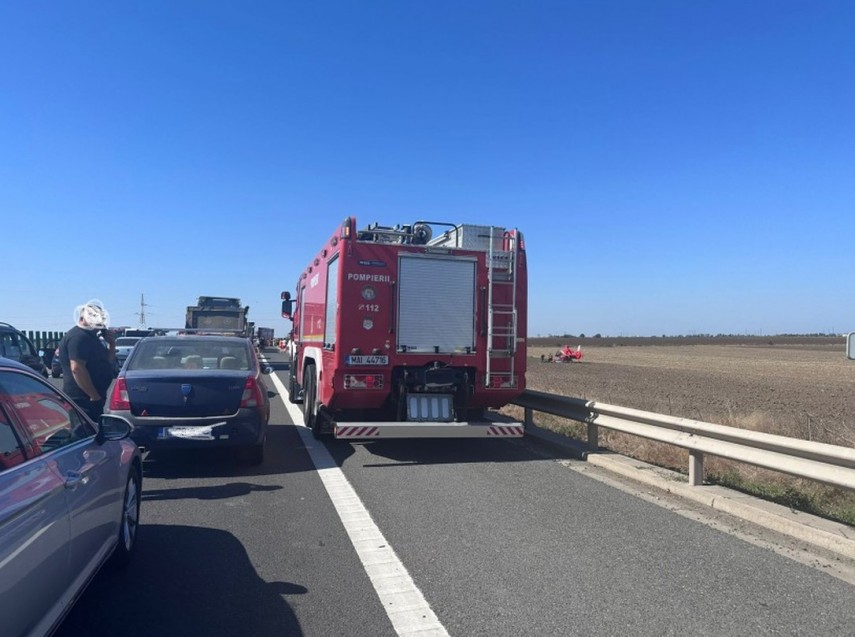 Autoturism rasturnat la iesire de pe Autostrada A2 spre Autostrada A4 pe sensul catre Constanta
