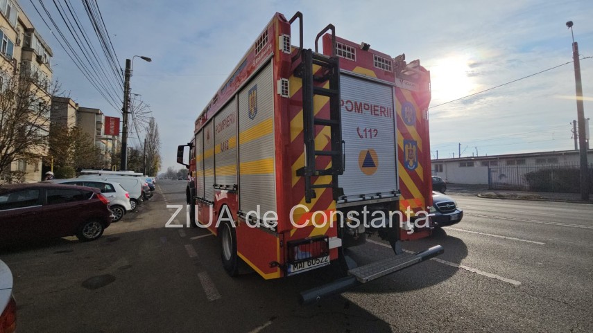 UPDATE. Știri Constanta: Incendiu in Cernavoda. Un grup de trei locuinte este afectat  