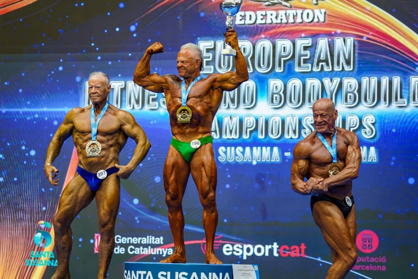 Vasile Șerban, pe treapta a treia a podiumului. Sursa foto: Facebook (Gabriel Toncean)