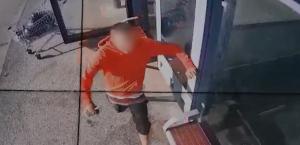 Individul suspectat că ar fi distrus o stație de autobuz din Constanța, internat la Psihiatrie (VIDEO)