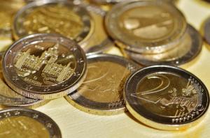 Leul continuă să se aprecieze faţă de euro. La cât a ajuns, miercuri, cursul