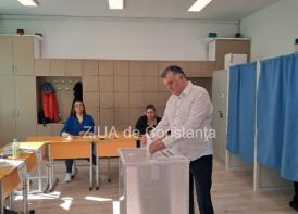 Alegeri prezidențiale 2025 Deputatul Bogdan Huțucă a votat la Eforie Nord - „Sunt convins că sunt cele mai importante alegeri la care am participat“ (VIDEO)