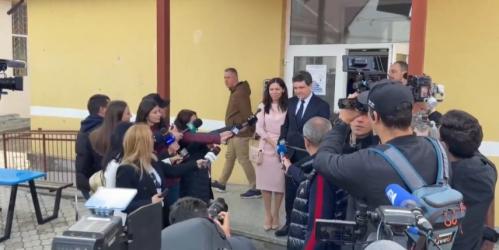 Alegeri prezidențiale 2025 Nicușor Dan, împreună cu partenera lui, au votat la Făgăraș