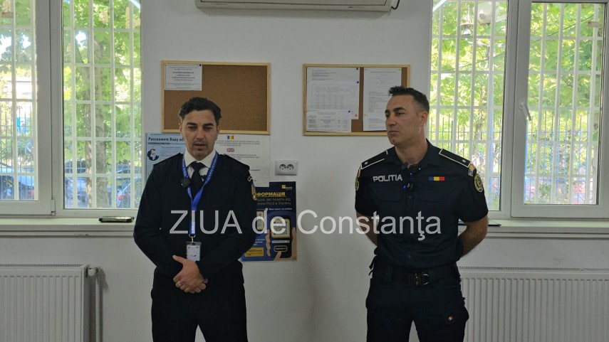 Subcomisar Romeo Gănuț din cadrul Serviciului de Siguranță Rutieră (dreapta)