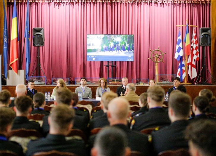 Participanții la Conferința națională „Iașiul și Marina Militară Română”