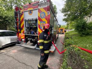 Incendiu la o școală din Pitești! Zeci de elevi, evacuați! Intervin pompierii (GALERIE FOTO+VIDEO)