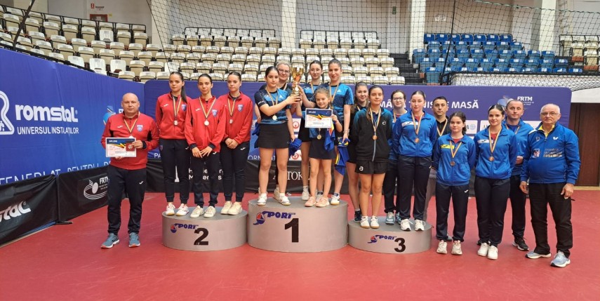 Medaliatele concursului feminin. Sursa foto: Facebook (Federația Română de Tenis de Masă)