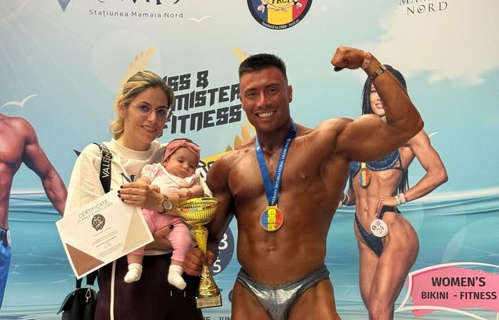 Alexandru Trandafir și familia sa frumoasă. Sursa foto: Facebook (Alexandru Trandafir)