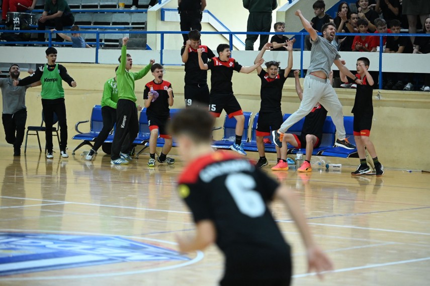 handbal juniorii 3 de la css medgidia locul 5 pe tara suntem mandri de voi ati luptat cu inima si ati
