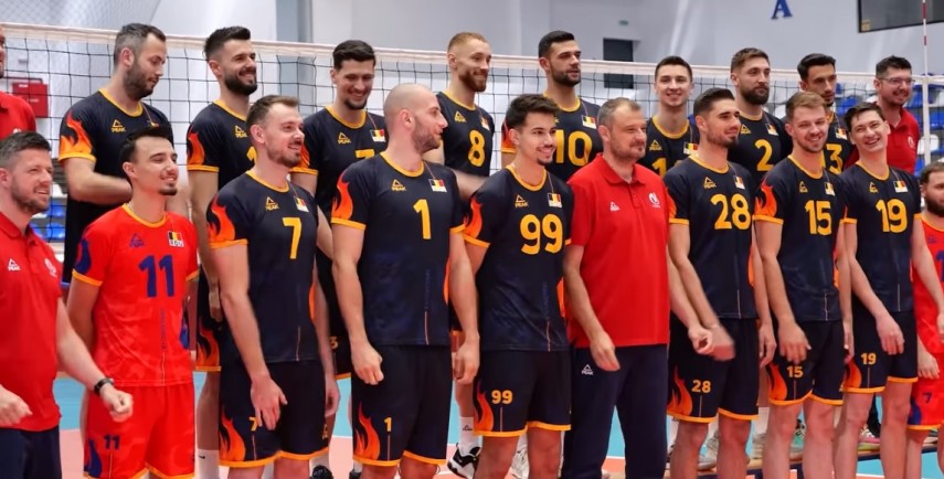 Răzvan Parpală, la echipa masculină de seniori. Sursa foto: captură Facebook (Federația Română de Volei)