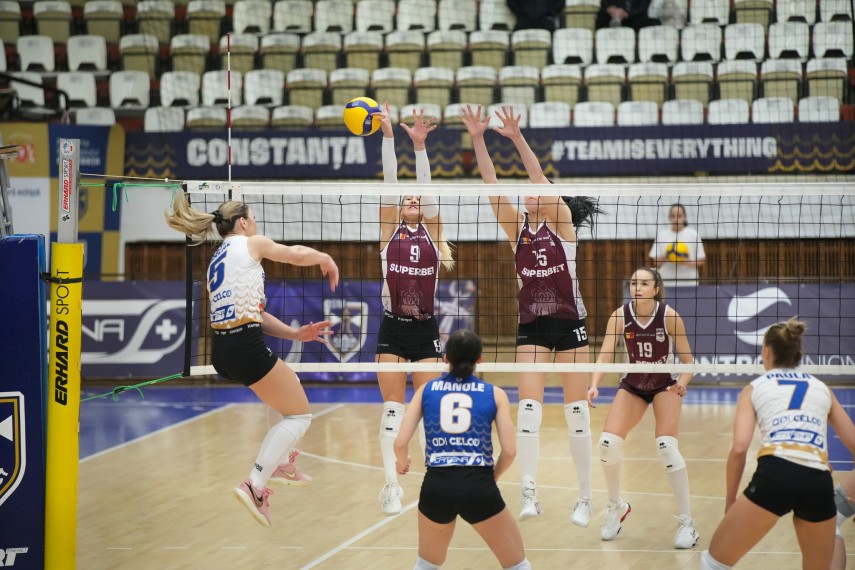 Mihaela Manole, într-un meci al CSM Constanța. Sursa foto: Facebook (CSM Constanța Volei)