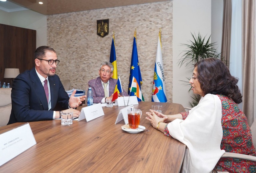 Viceprimarul Răsăuțeanu se opune lui Chițac și invită antreprenorii indieni la Constanța pentru investiții majore.