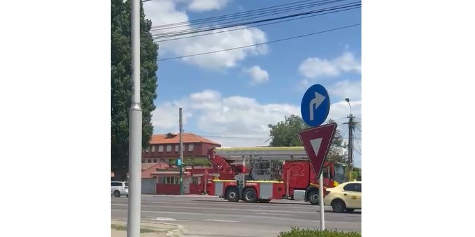 FOTO-VIDEO. Incendiu la un apartament de pe strada Nicolae Grindeanu din Constanta! 