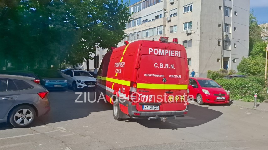 Miros suspect in City Park Mall Constanta. Intervin pompierii si specialisti CBRN 