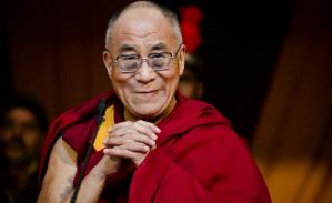  Mii de budiști s-au adunat în jurul lui Dalai Lama, la ceas aniversar