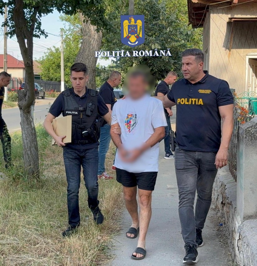 Suspecții, la IPJ Constanța - sursa foto: Poliția Română