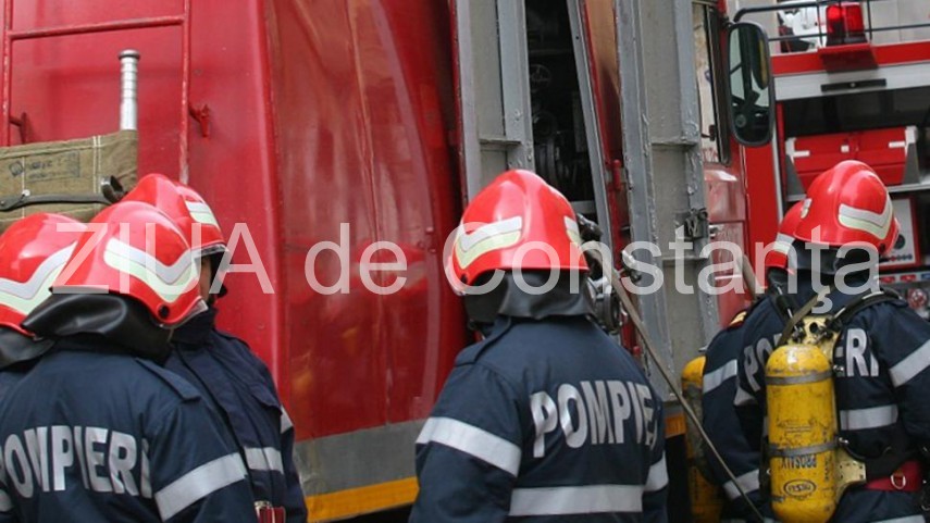 Incendiu in Eforie Nord! Pompierii intervin pe strada Daliei