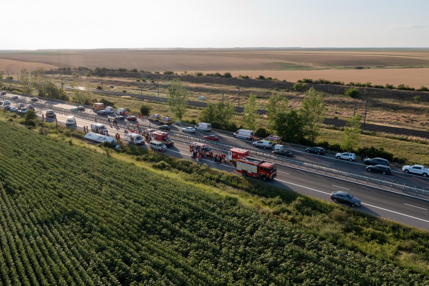 FOTO: Mai multe masini implicate intr-un accident rutier pe A2 !Planul Rosu de Interventie s-a activat        