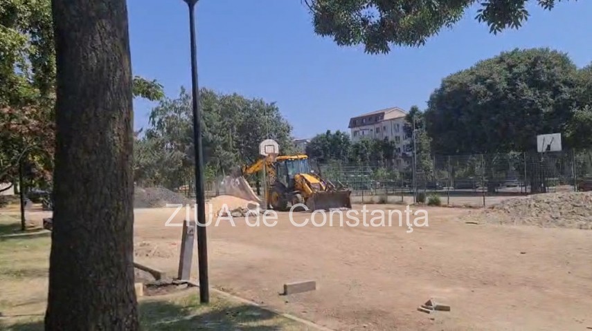 Demolare tobogane din piatră, Parc Poarta 6 Constanța