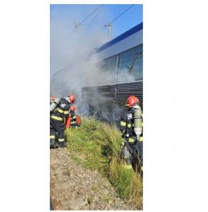 FOTO-VIDEO. Locomotivă în flăcări la intrare în municipiul Pașcani!    