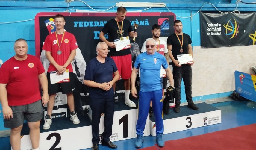 Festivitate de premiere la categoria câștigată de Alexandru Buleu. Sursa foto: Facebook (CSM Constanța)