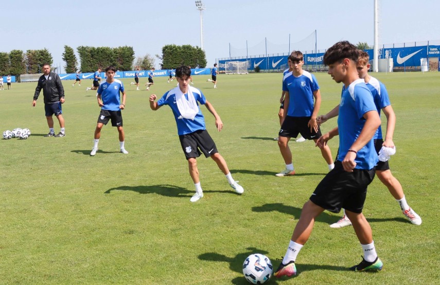 Sursa foto: Academia Hagi