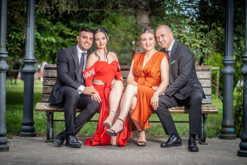 Soții Pândichi și nașii lor. Sursa foto: Portret Studio