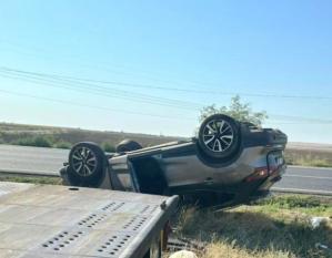 Știri Constanța azi FOTO-VIDEO. O mașină s-a răsturnat la Tariverde!     