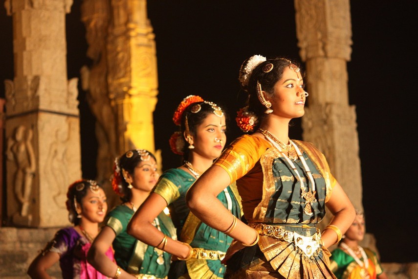 Bharatanatyam, India. Foto - Wikipedia