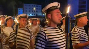 FOTO-VIDEO. Retragere cu torțe la Constanța, un spectacol de neuitat cu focuri de artificii de Ziua Marinei Române  