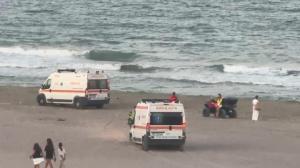FOTO+VIDEO UPDATE Intervenție de urgență pe plaja Novum din Olimp! O persoană scoasă din apă, în stop cardio-respirator, a decedat    