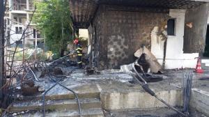 FOTO-VIDEO. Știri Constanța UPDATE. Incendiu la o rulotă în Mamaia Nord. Intervin pompierii   
