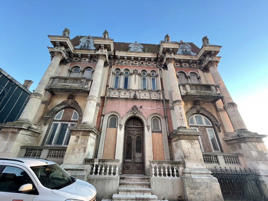 Casa cu Lei