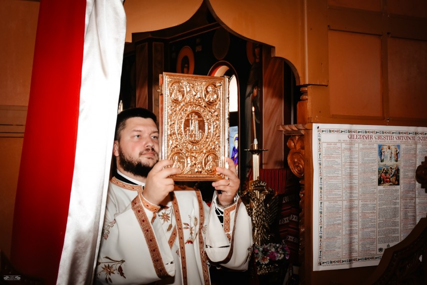 foto credinciosii din tulcea s au adunat la parastasul mitropolitului antonie plamadeala 909889 foto credinciosii din tulcea s au adunat la parastasul mitropolitului antonie plamadeala 909889