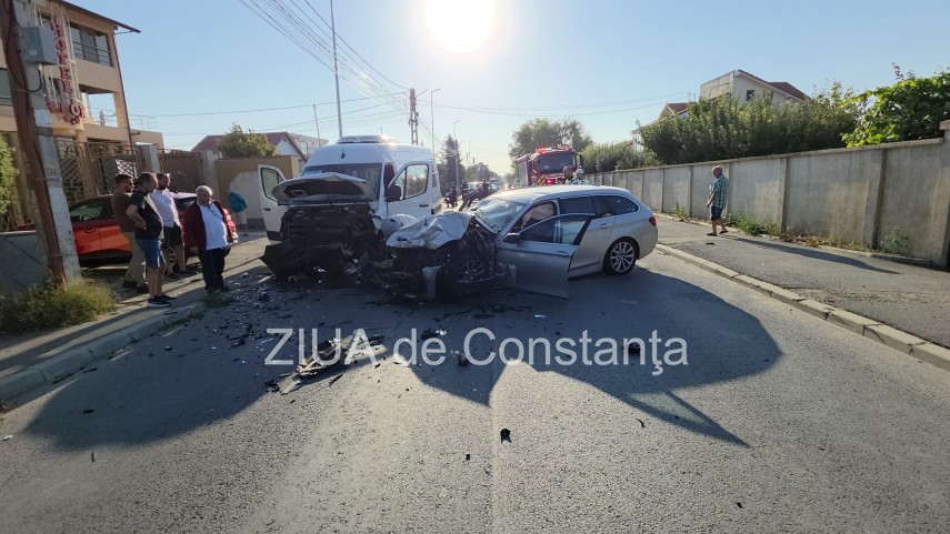stiri constanta live update foto video accident rutier intre un microbuz si autoturism la iesire din