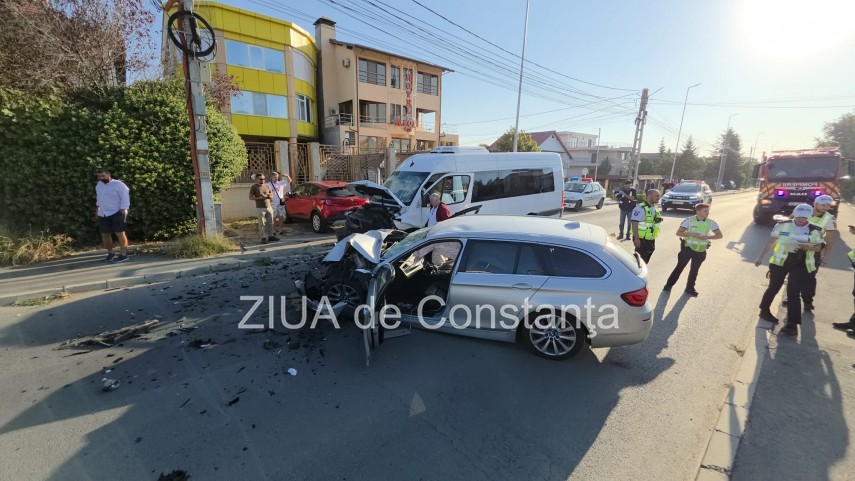 stiri constanta live update foto video accident rutier intre un microbuz si autoturism la iesire din