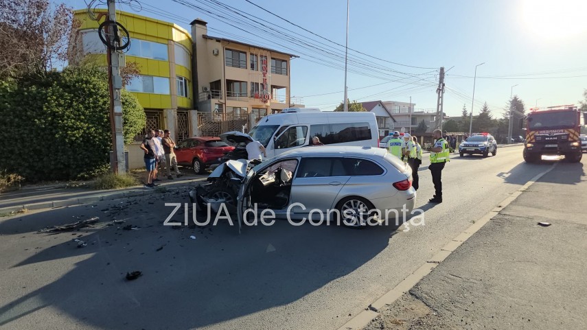 stiri constanta live update foto video accident rutier intre un microbuz si autoturism la iesire din