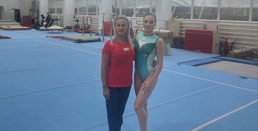 Sabrina Maneca Voinea, alături de Camelia Voinea, mama și antrenoarea sa. Sursa foto: Facebook (Camelia Voinea)
