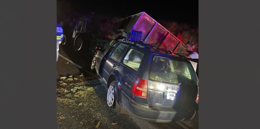 FOTO+VIDEO. UPDATE: Accident mortal in apropierea localitatii Bugeac, judetul Constanta! Impact intre un tractor si un autoturism          